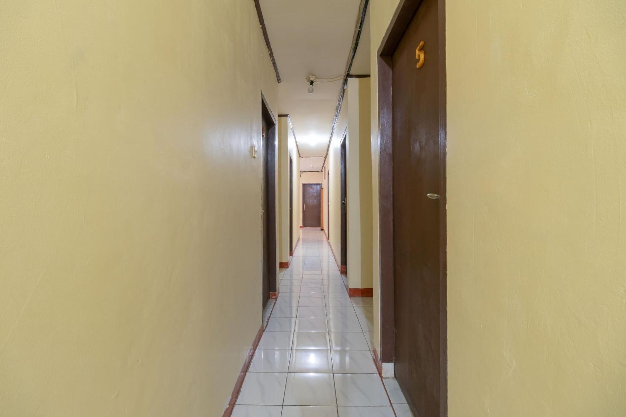 Reddoorz Near Pondok Indah Water Park جاكرتا المظهر الخارجي الصورة