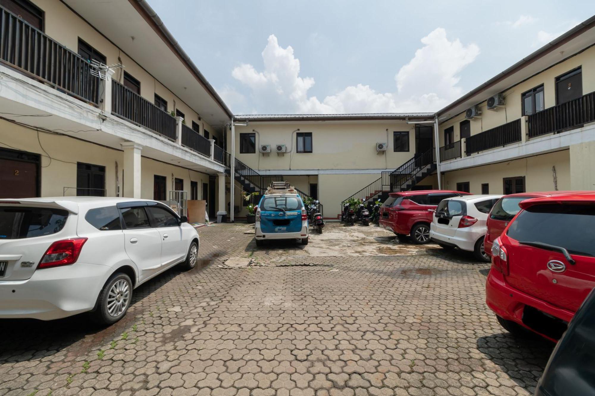 Reddoorz Near Pondok Indah Water Park جاكرتا المظهر الخارجي الصورة