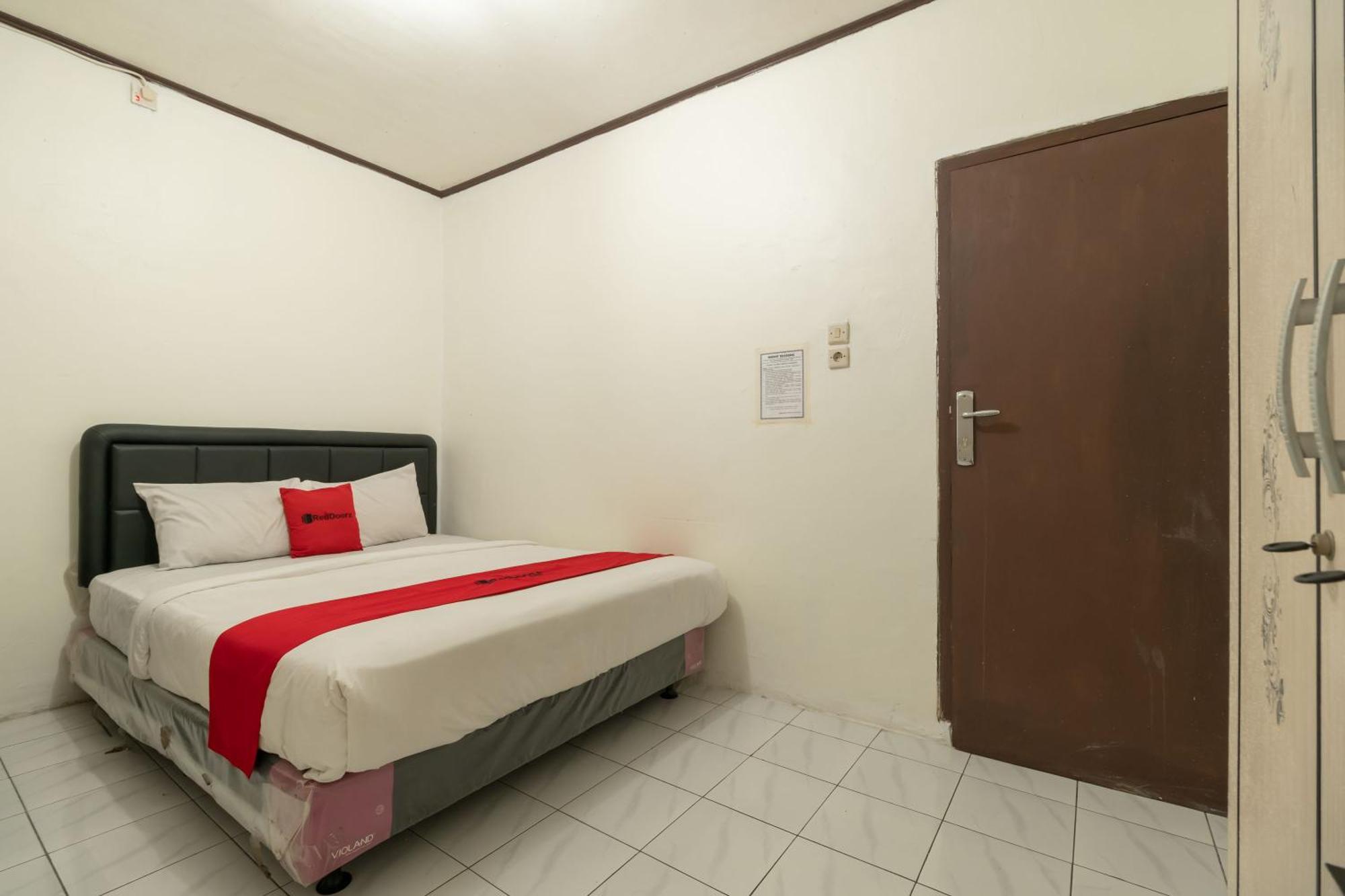 Reddoorz Near Pondok Indah Water Park جاكرتا المظهر الخارجي الصورة